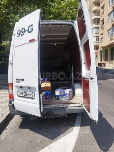 Ford Transit-4