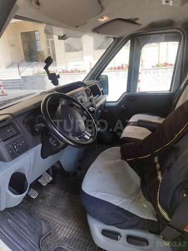 Ford Transit-7