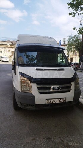 Ford Transit-10