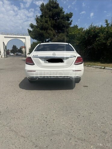 Mercedes E 300-12