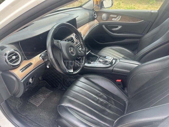 Mercedes E 300-7
