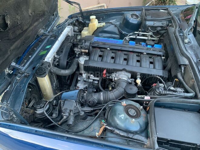 BMW 525-12