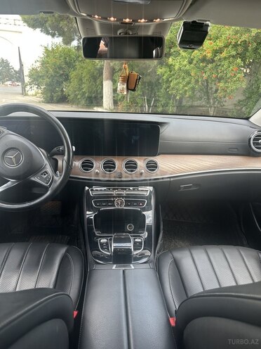 Mercedes E 300-8