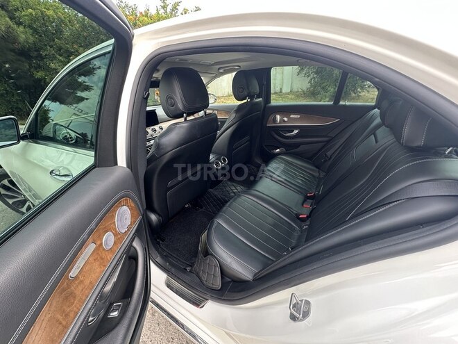 Mercedes E 300-10