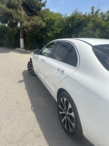 Mercedes E 300-11