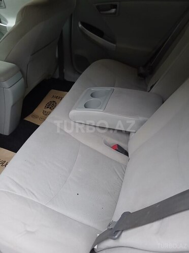 Toyota Prius-7