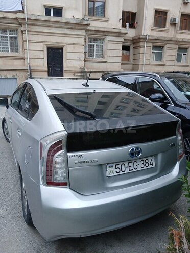 Toyota Prius-5