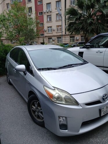 Toyota Prius-2