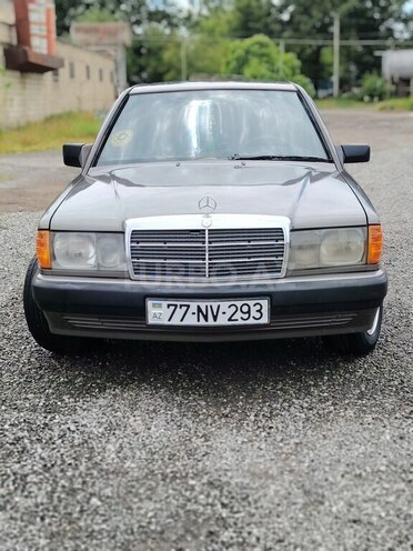 Mercedes 190-1