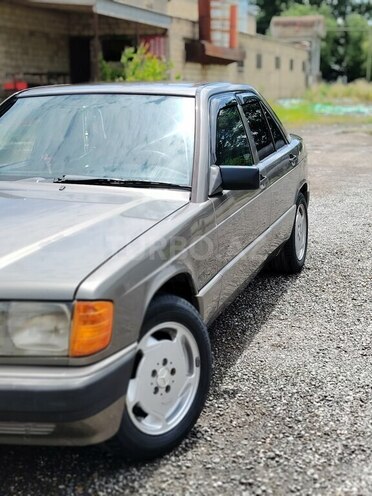 Mercedes 190-7