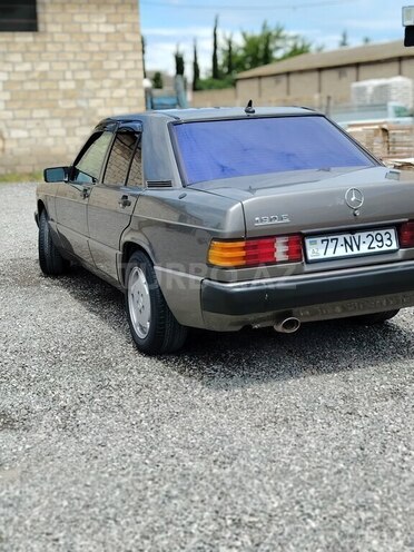 Mercedes 190-6