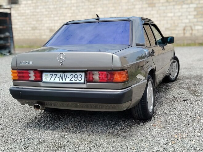 Mercedes 190-10