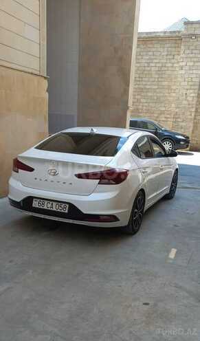 Hyundai Elantra-5