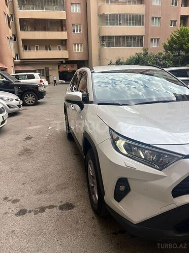 Toyota RAV4-4
