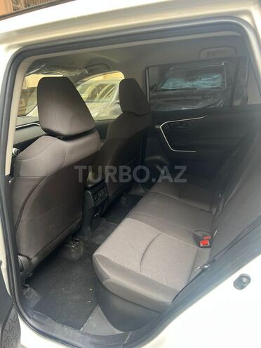 Toyota RAV4-6