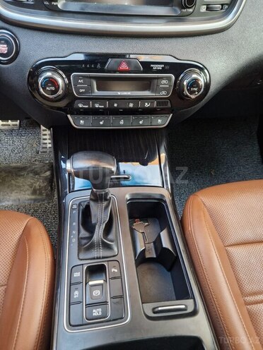 Kia Sorento-10