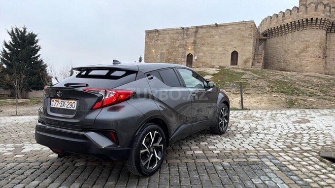 Toyota C-HR-3