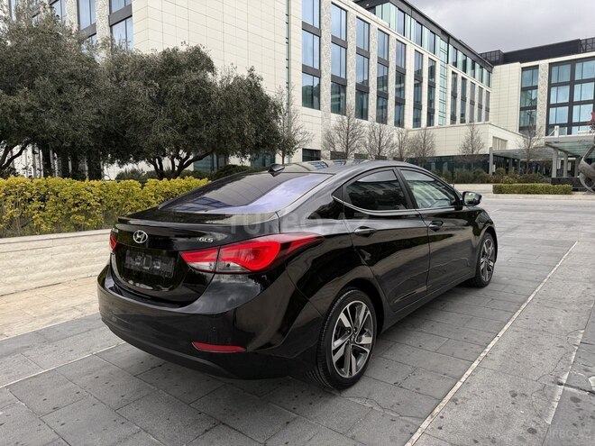 Hyundai Elantra-19