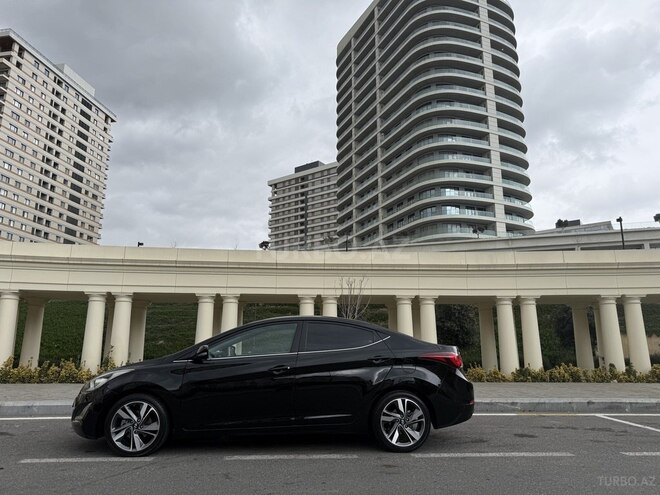 Hyundai Elantra-16