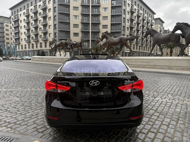 Hyundai Elantra-2