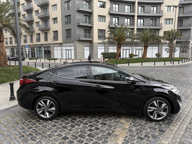 Hyundai Elantra-5