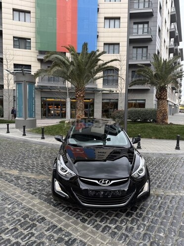 Hyundai Elantra-1
