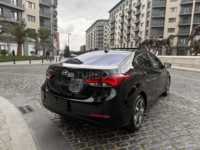 Hyundai Elantra-4