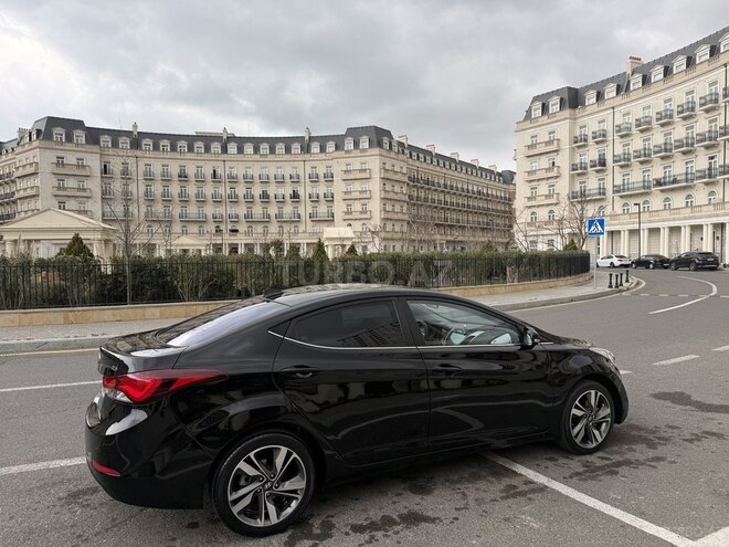 Hyundai Elantra-15