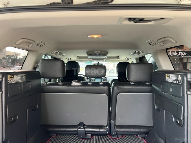 Toyota Land Cruiser-8