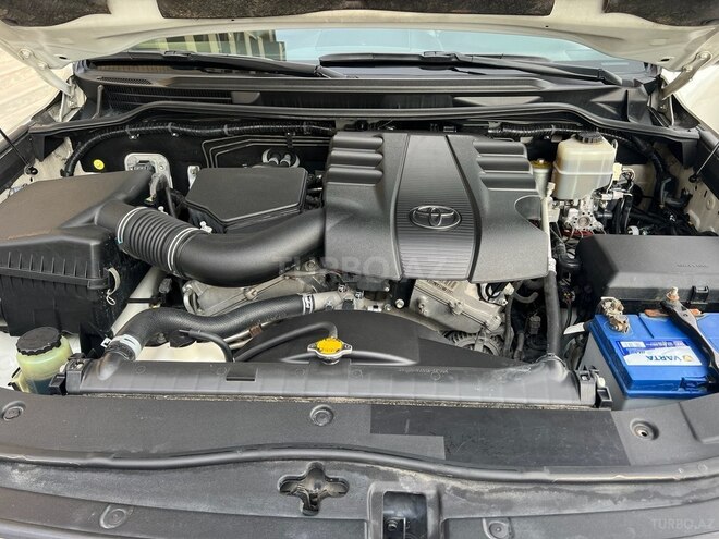 Toyota Land Cruiser-11