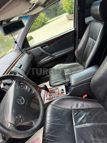 Mercedes E 220-7