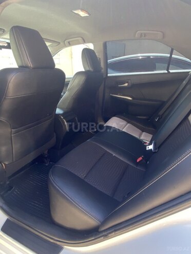 Toyota Camry-7