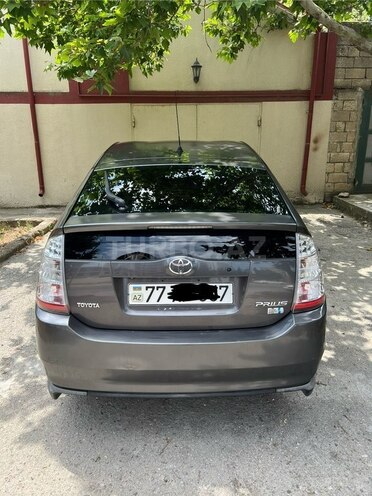 Toyota Prius-5