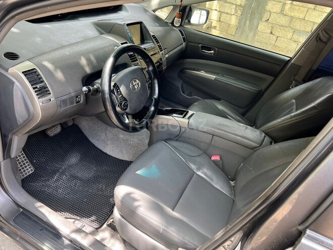 Toyota Prius-7
