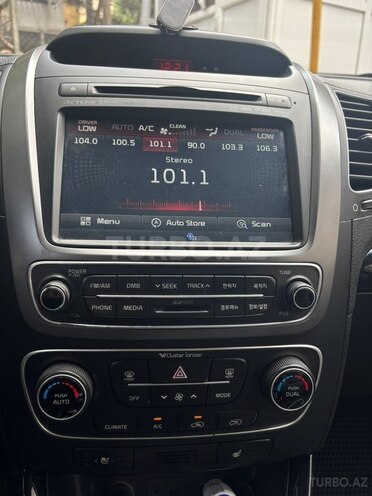 Kia Sorento-12
