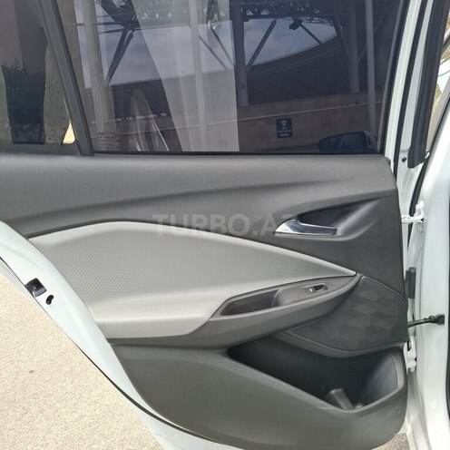 Chevrolet Onix-4