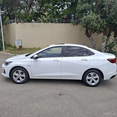 Chevrolet Onix-9