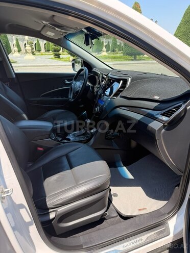 Hyundai Santa Fe-5