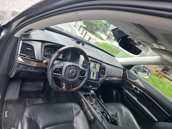 Volvo XC90-6