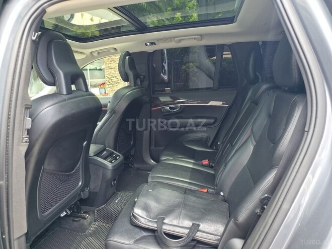 Volvo XC90-8