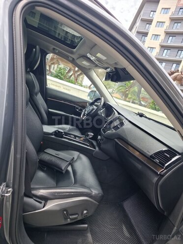 Volvo XC90-10