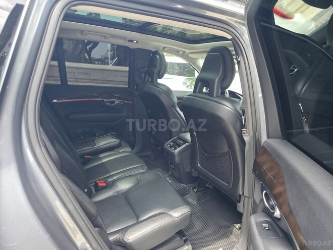 Volvo XC90-9