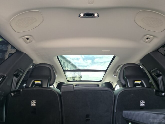 Volvo XC90-11