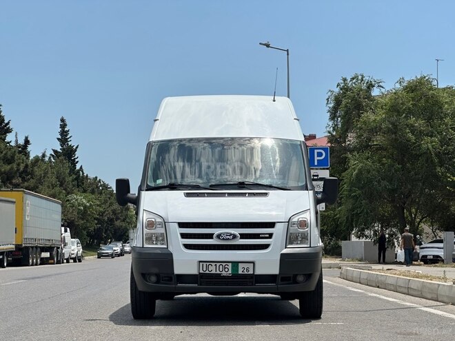 Ford Transit-3