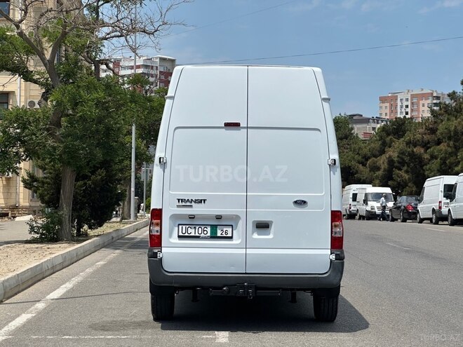 Ford Transit-8