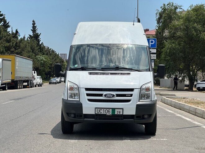 Ford Transit-5