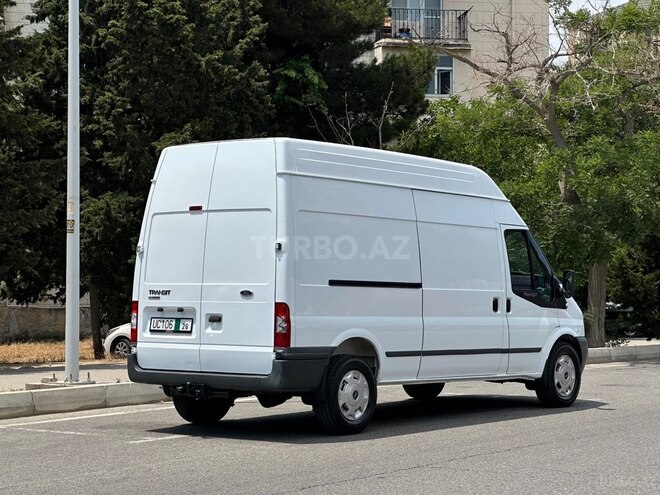 Ford Transit-7