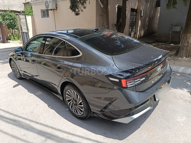 Hyundai Sonata-4