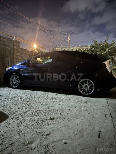 Toyota Prius-4