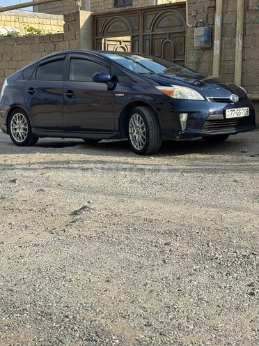 Toyota Prius-5